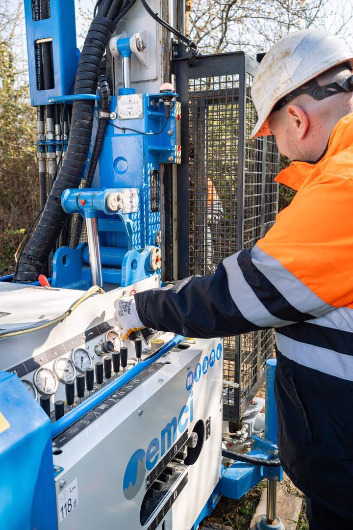Équipe de géotechniciens sur chantier Île-de-France